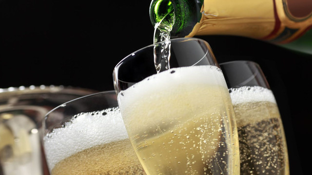 Simbolul petrecerii de Revelion este în pericol: Strugurii pentru șampanie ar putea dispărea în 20 de ani, din cauza schimbărilor climatice