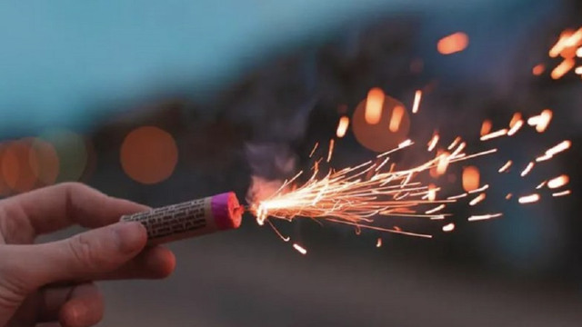 IGSU îndemnă oamenii să nu lanseze focuri de artificii și materiale pirotehnice în perioada sărbătorilor de iarnă 