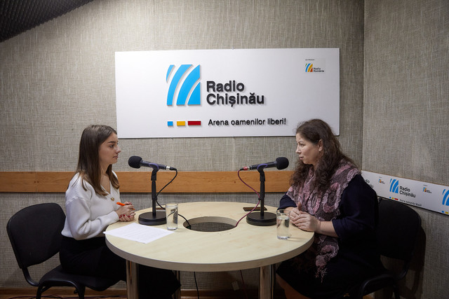 OAMENII CETĂȚII | Silvia Zagoreanu: În funcție de gazdele la care mergeau, colindătorii improvizau și textele (Audio)