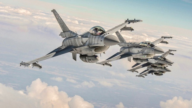 Polonia trimite avioane F-16 la graniță după loviturile masive ale Rusiei asupra Ucrainei