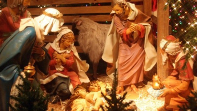 Împodobirea pomușorului la Căinarii Vechi: tradiții și bucurii de ajunul Crăciunului pe stil vechi / Video