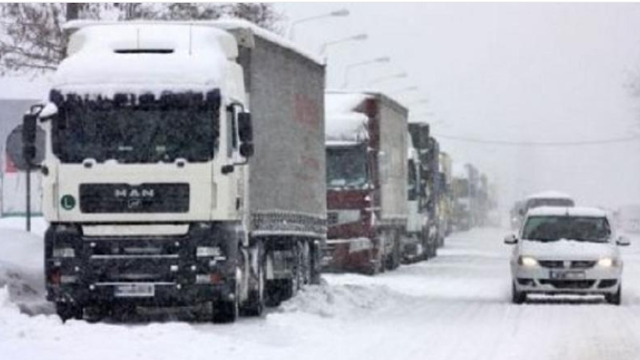 Traversarea camioanelor prin postul vamal de frontieră Costești – Stânca, restricționată