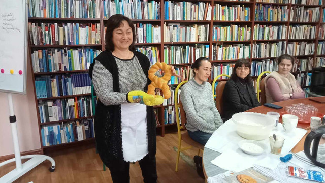 FOTO | Atelier consacrat tradițiilor de iarnă,  la filiala “Ștefan cel Mare și Sfânt” a bibliotecii municipale ”B.P: Hașdeu”
