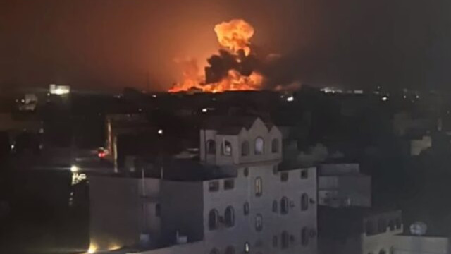 SUA și Marea Britanie au lovit aerian capitala Yemenului și alte orașe controlate de rebelii houthi