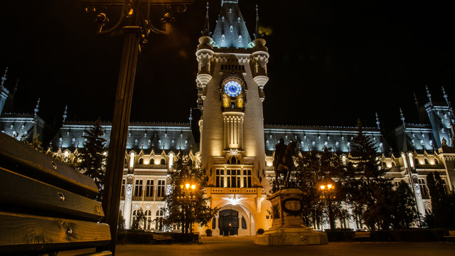 Palatul Culturii din Iași se află printre cele mai frumoase clădiri iluminate nocturn din lume