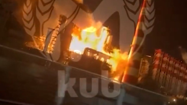 O rafinărie rusă de la Marea Neagră a luat foc. Localnicii au auzit drone