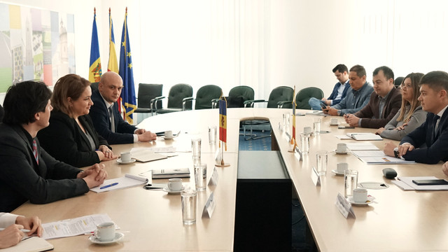 Secretarii de stat din Ministerul Dezvoltării Veronica Arpintin și Viorel Garaz se află într-o vizită de la București. Mai multe întrevederi pe agenda de lucru