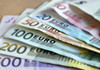 În ultima zi a lunii februarie, euro și dolarul se ieftinesc
