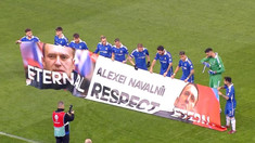 Minut de reculegere la începutul meciului FCU Craiova - CFR Cluj pentru Alexei Navalny 
