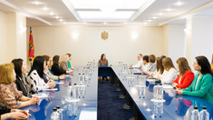 Președinta Maia Sandu a discutat cu profesorii despre referendumul pentru aderarea Republicii Moldova la UE