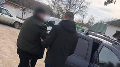 Un străin dat în căutare internațională pentru răpirea unei persoane, prins în timp ce încerca să intre în Republica Moldova