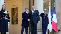 Experți | Declarațiile președinților Franței și României făcute la Paris demonstrează că Republica Moldova nu este singură în cazul unui pericol militar