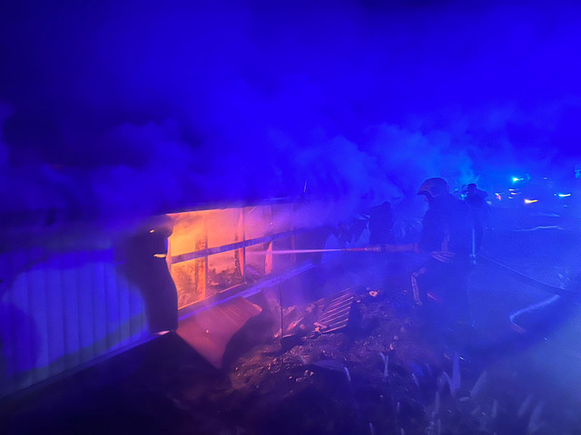 FOTO | Nivel sporit de intervenție a pompierilor la un incendiu satul Mereșeni, raionul Hîncești