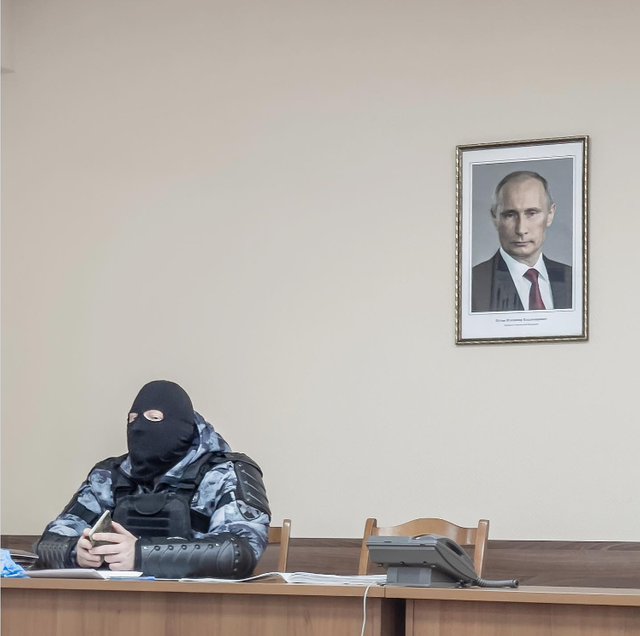 Încă o moarte suspectă în Rusia. Fotograful Dmitri Markov realizase poza devenită simbol al persecuției lui Navalnîi

