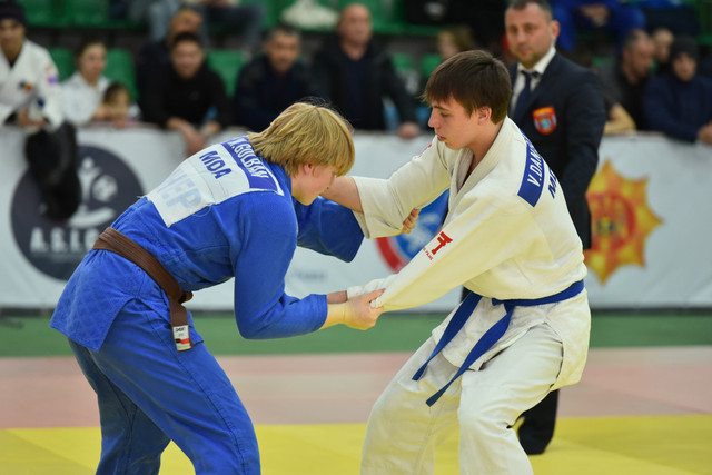 FOTO | Au fost desemnați câștigătorii Campionatului Național de Judo pentru juniori