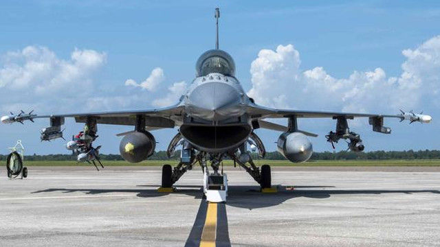 Țările de Jos vor livra Ucrainei încă 6 avioane de vânătoare F-16
