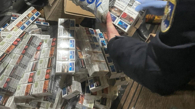 VIDEO | Aproape 1.000 pachete de țigări de contrabandă, depistate într-un autocar ce se deplasa din Republica Moldova spre Marea Britanie