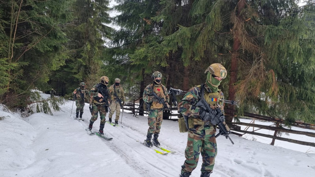FOTO | Militarii din Republica Moldova și România desfășoară exerciții comune