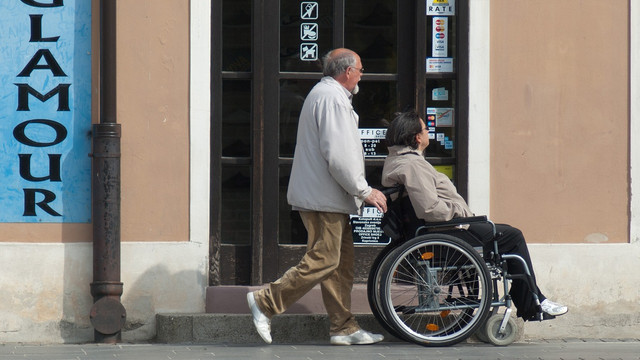 Oamenii cu dizabilități vor avea un card standardizat la nivelul Uniunii Europene și vor beneficia da aceleași drepturi în toate țările membre