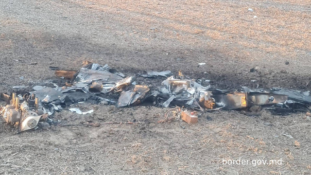 ULTIMA ORĂ | Fragmente de dronă, depistate în raionul Vulcănești. Poliția de Frontieră: Nu prezintă pericol pentru comunitate!