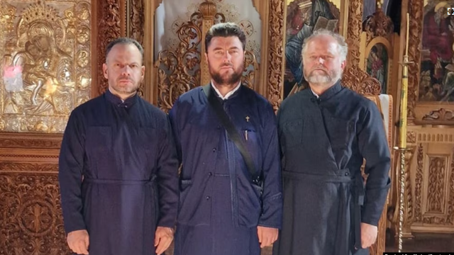 Biserica „Adormirea Maicii Domnului” din Telenești a trecut la Mitropolia Basarabiei.  Un grup de preoți de la Mitropolia Moldovei a încercat să îl forțeze pe paroh să își schimbe decizia