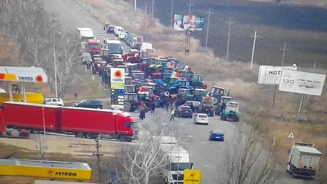 ULTIMA ORĂ | Vama Leușeni-Albița este blocată pentru a patra zi la rând. Unde mai protestează fermierii

