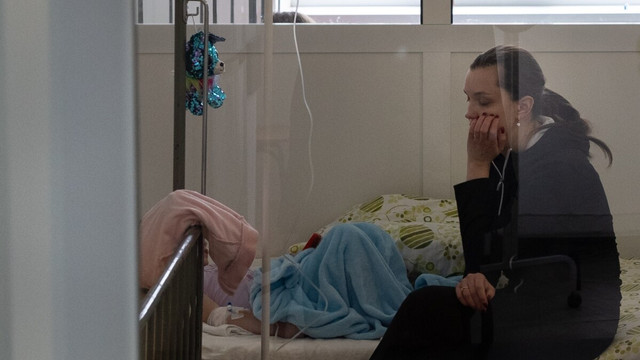 Spitalele din Chișinău sunt arhipline din cauza internărilor cu pneumonii și traumatisme la copii