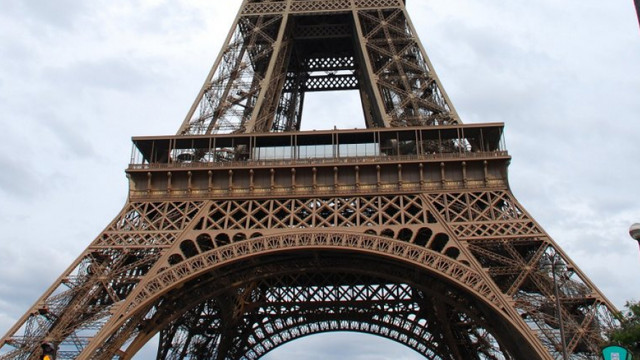 Turnul Eiffel din Paris a fost închis luni din cauza grevei personalului