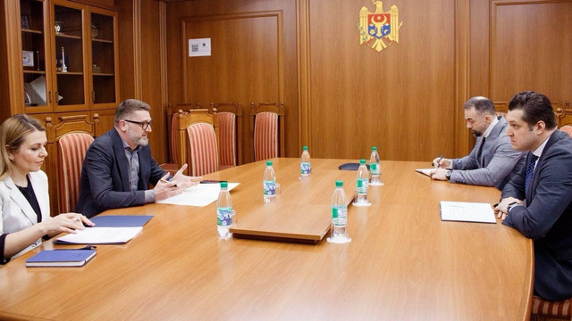 Ambasadorul României, Cristian-Leon Țurcanu, discuții despre cooperarea în domeniul consular cu oficiali ai Ministerului de Externe de la Chișinău