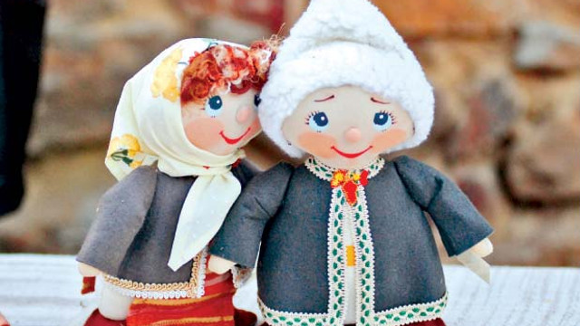 Dragobete – ziua în care se iubește românește! Obiceiuri, tradiții și istoricul zilei dedicate iubirii la români