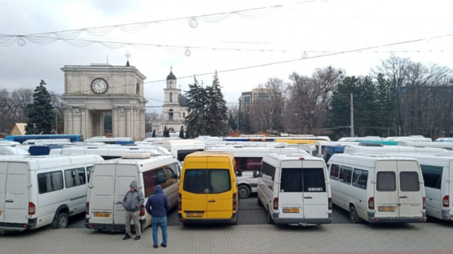 Transportatorii au anunțat acțiuni de protest începând de astăzi până joi, 29 februarie. Ce spun reprezentanții protestatarilor și ai autorităților