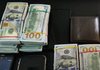 VIDEO | Patru persoane au fost reținute într-un dosar de contrabandă cu sume care depășesc valoarea de 180 000 de dolari