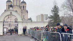 VIDEO | Trupele speciale ale poliției ruse, plasate în apropierea bisericii unde va avea loc slujba de înmormântare a lui Navalnîi