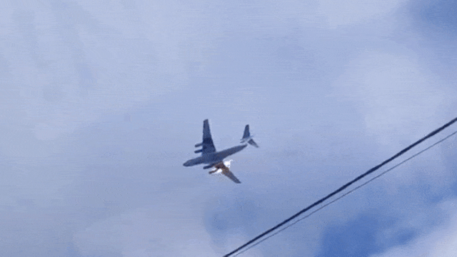 VIDEO | Un avion militar rusesc s-a prăbușit cu 15 persoane la bord. Nu există supraviețuitori
