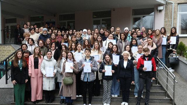 Câștigătorii Olimpiadei Republicane de Limba și literatura română, premiați de MEC