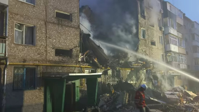 Blocuri de locuit din mai multe orașe ucrainene, distruse de atacurile Rusiei. Sunt morți și răniți