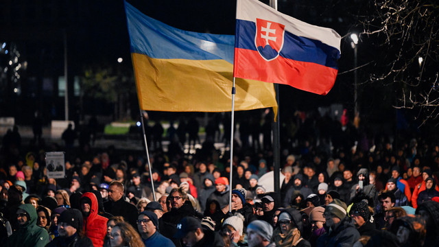 Proteste masive în Slovacia față de atitudinea pro-rusă a guvernului lui Fico