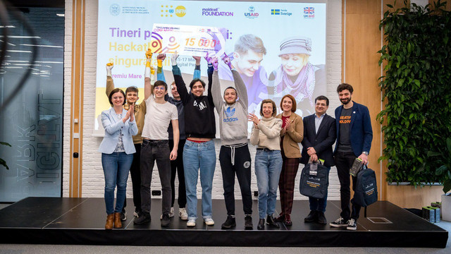 O echipă de tineri din Republica Moldova a câștigat 15.000 de dolari pentru dezvoltarea unei aplicații în sprijinul vârstnicilor singuratici