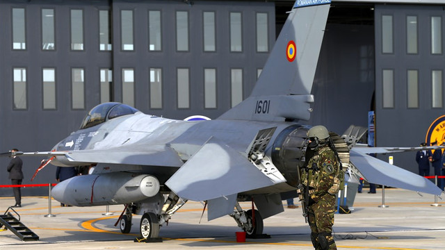 50 de militari ucraineni vor fi instruiți în România să piloteze avioanele F-16