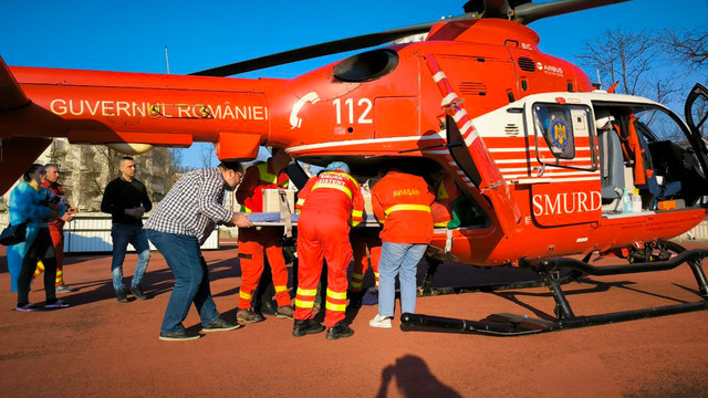 FOTO | Un bebeluș cu meningită a fost transportat cu elicopterul SMURD din Chișinău la Iași