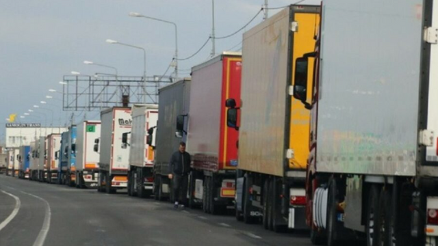 Număr record de camioane la vama Leușeni, în ultimele 24 de ore