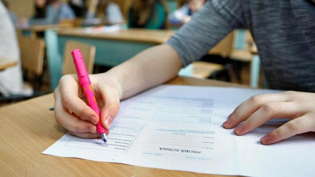 Elevii din clasele gimnaziale și liceale vor rezolva teste similare cu modelele prevăzute de programele de examen