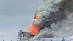 VIDEO | Incendiu la Bursa Veche din Copenhaga. „Aceasta este Notre Dame a noastră”