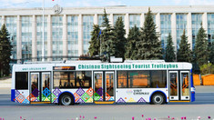 Troleibuzul turistic revine pe străzile capitalei