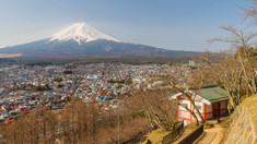Un oraș japonez va bloca o priveliște spre Muntele Fuji pentru a evita supraturismul