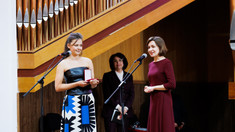 Maia Sandu i-a înmânat violonistei Alexandra Conunova titlul onorific de ,,Artist al Poporului”
