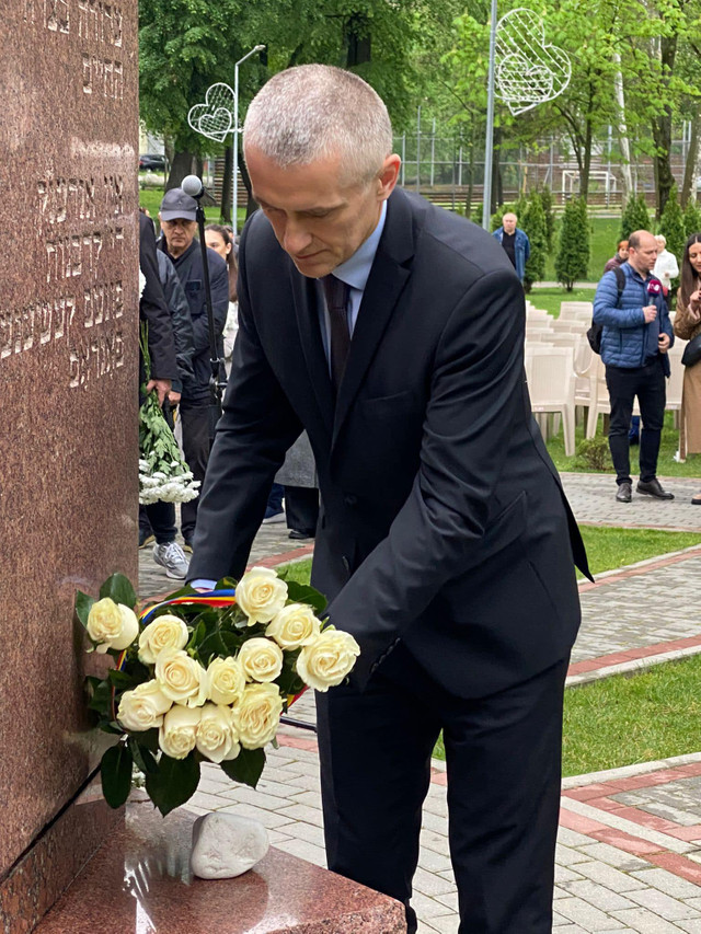 FOTO |  Reprezentanți ai Ambasadei României au participat la evenimentul dedicat comemorării victimelor Pogromului evreiesc de la Chișinău 