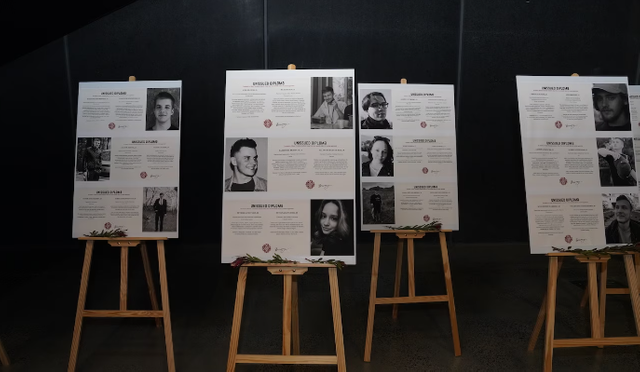 „Diplome neemise”. Expoziția cu  fotografiile și istoriile a 40 de studenți ucraineni uciși în războiul de agresiune al Rusiei, organizată în peste 110 universități din lume, a ajuns USM