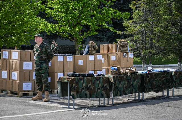 GALERIE FOTO | Armata Națională a primit echipamente medicale din partea Alianței Nord-Atlantice