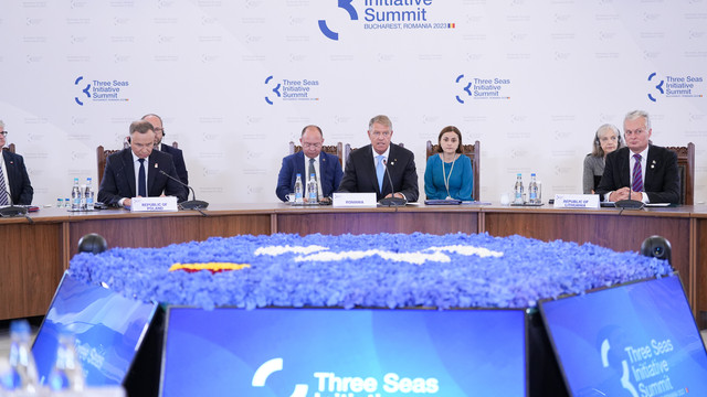 Klaus Iohannis participă la Summitul Inițiativei celor Trei Mări de la Vilnius: Va pleda pentru stimularea conectivității strategice Nord-Sud, incluzând R. Moldova
